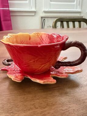 CORNER RUBY Harvest Collection Red Fall Ceramic Leaf Teacup & Saucer Set